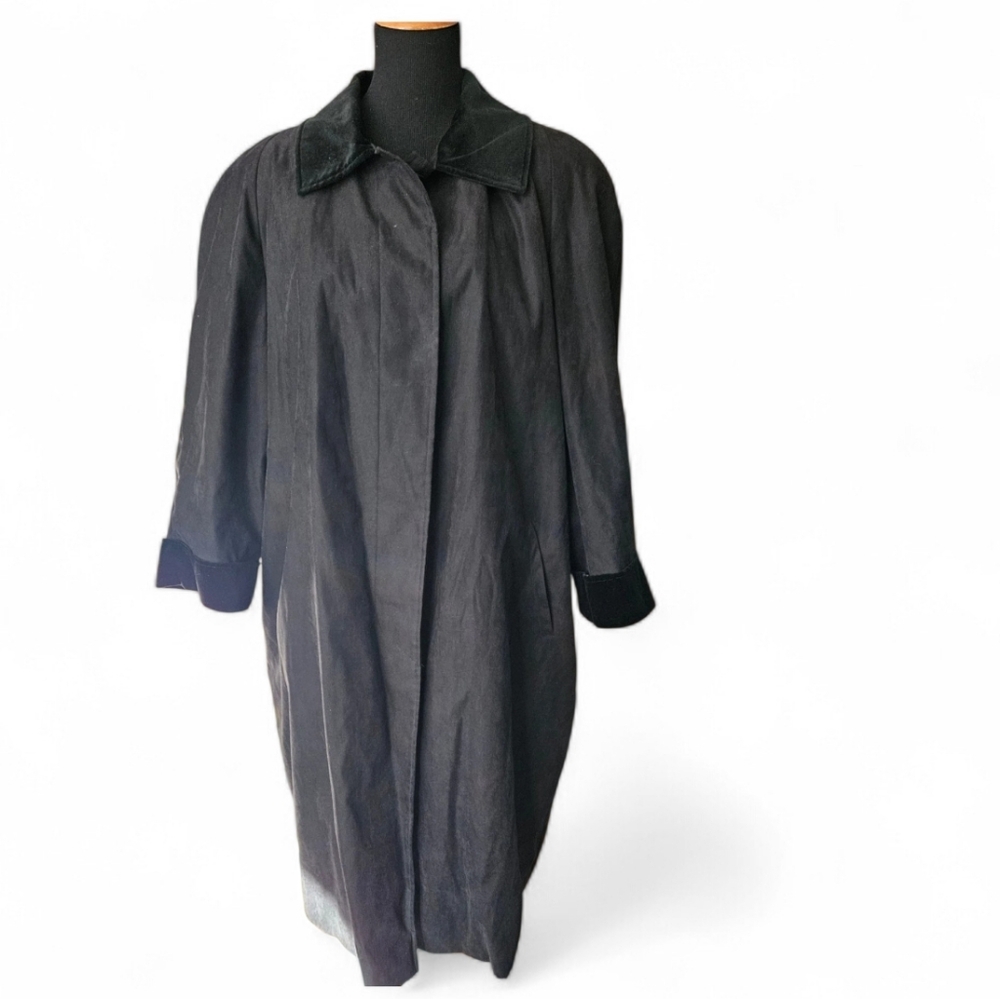 Vintage Coat Wirh Removable Lining size 24